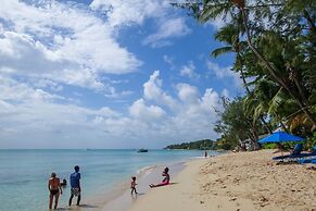 Poolside Paradise Near Beach - Pavilion Villa by Bluescape