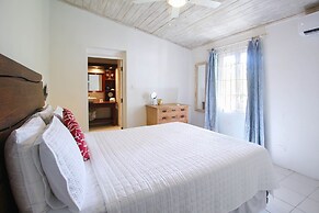 Poolside Paradise Near Beach - Pavilion Villa by Bluescape