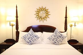 Poolside Paradise Near Beach - Pavilion Villa by Bluescape