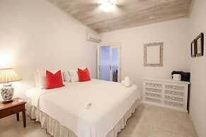 Poolside Paradise Near Beach - Pavilion Villa by Bluescape