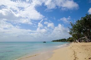 Poolside Paradise Near Beach - Pavilion Villa by Bluescape