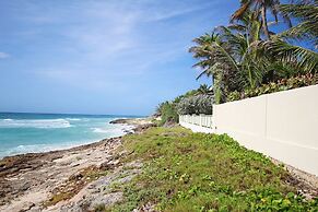 Oceanfront 2-bed Apt With Pool Near Surfing - Rosalie #2 2 Bedroom Apt