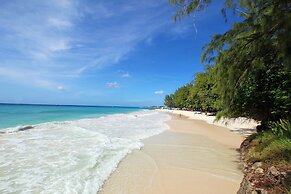 Oceanfront 2-bed Apt With Pool Near Surfing - Rosalie #2 2 Bedroom Apt