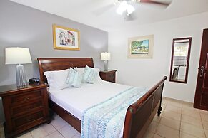 Oceanfront 2-bed Apt With Pool Near Surfing - Rosalie #2 2 Bedroom Apt