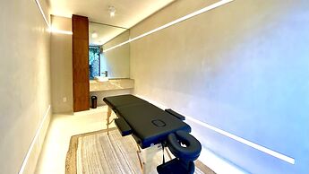 406 Awesome 1Br 2pax designer condo
