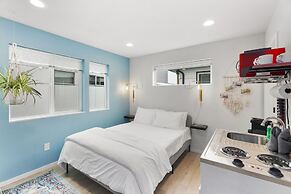 Ballard's sweet suites (71467603)