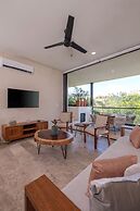 Two Bedroom Luxury Apartment by TuLuna