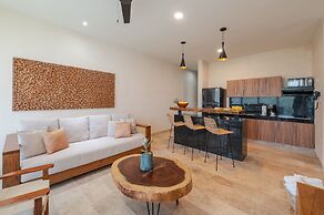 Two Bedroom Luxury Apartment by TuLuna