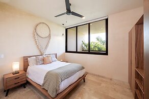 Two Bedroom Luxury Apartment by TuLuna