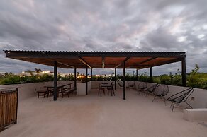 Two Bedroom Luxury Apartment by TuLuna