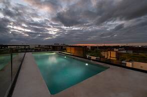 Two Bedroom Luxury Apartment by TuLuna