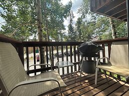 Four Oclock Lodge B06