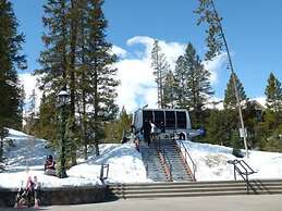 Four Oclock Lodge B06