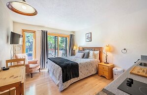 Four Oclock Lodge B06