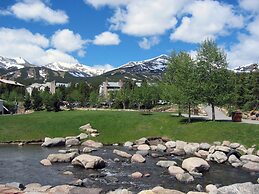 Four Oclock Lodge B06