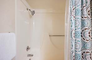 Four Oclock Lodge B06