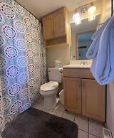 Four Oclock Lodge B06