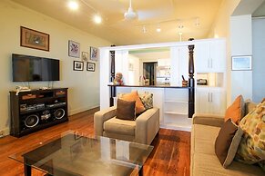 Beachfront Classic 3-bed House - Whitecaps by BSL Rentals