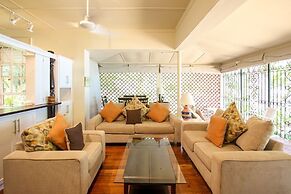 Beachfront Classic 3-bed House - Whitecaps by BSL Rentals