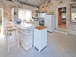 Charming 2-Bed Cottage By Beach by BSL Rentals