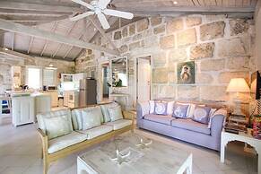 Charming 2-Bed Cottage By Beach by BSL Rentals