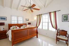 Large Townhouse with Plunge Pool, 3 mins from Beach - Turtle View 2 by