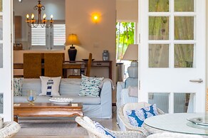 Large Townhouse with Plunge Pool, 3 mins from Beach - Turtle View 2 by