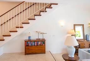 Large Townhouse with Plunge Pool, 3 mins from Beach - Turtle View 2 by