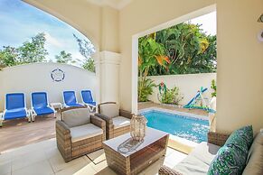 Large Townhouse with Plunge Pool, 3 mins from Beach - Turtle View 2 by