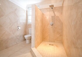 Large Townhouse with Plunge Pool, 3 mins from Beach - Turtle View 2 by