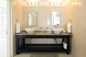 Large Townhouse with Plunge Pool, 3 mins from Beach - Turtle View 2 by