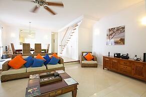 Large Townhouse with Plunge Pool, 3 mins from Beach - Turtle View 2 by