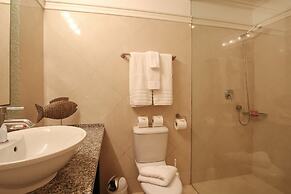 Large Townhouse with Plunge Pool, 3 mins from Beach - Turtle View 2 by