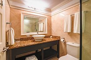 Large Townhouse with Plunge Pool, 3 mins from Beach - Turtle View 2 by