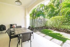 Large Townhouse with Plunge Pool, 3 mins from Beach - Turtle View 2 by