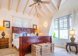Large Townhouse with Plunge Pool, 3 mins from Beach - Turtle View 2 by