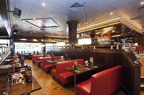 Premier Inn Leeds City Centre - Wellington Street