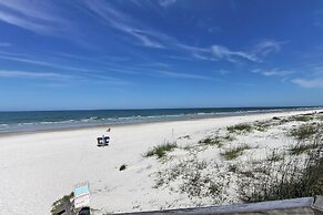 Avery's Ocean Breeze by Distinctive Beach Rentals