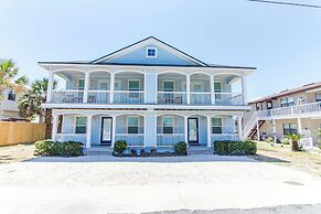 Avery's Ocean Breeze by Distinctive Beach Rentals