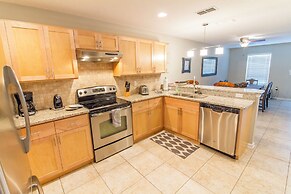 Avery's Ocean Breeze by Distinctive Beach Rentals