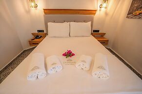 Jasmine Marmaris