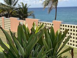 Beach condo with Pool and Ocean View
