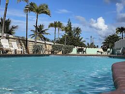 Beach condo with Pool and Ocean View