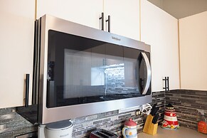 Beach condo with Pool and Ocean View