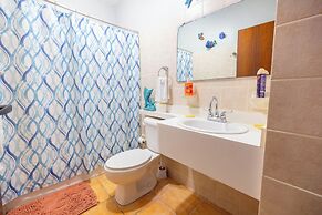 Beach condo with Pool and Ocean View