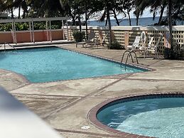 Beach condo with Pool and Ocean View