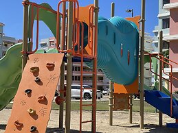 Beach condo with Pool and Ocean View