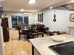 Beach condo with Pool and Ocean View