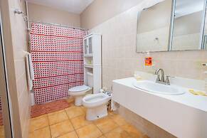 Beach condo with Pool and Ocean View