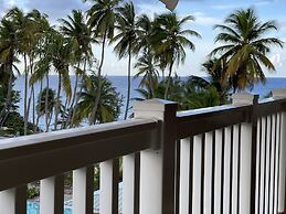 Beach condo with Pool and Ocean View